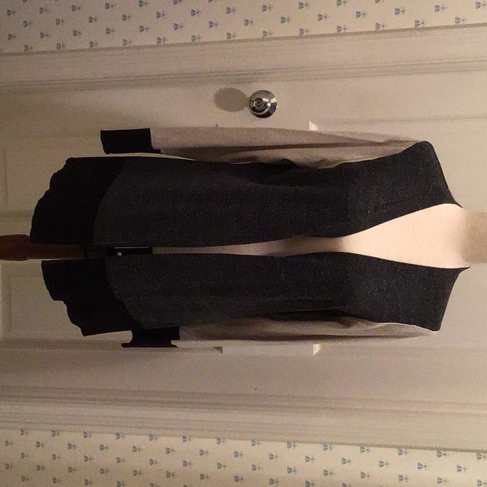 COLORBLOCK GRAY/BEIGE/BLK. LONG SWEATER/JACKET